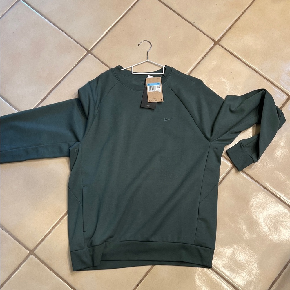 Nike Men's Crewneck Sweatshirt in Forest Green